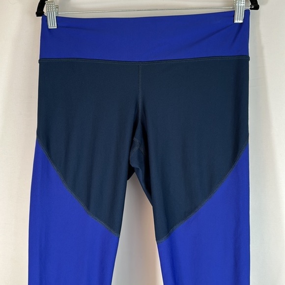Under Armour Heatgear Blue Cropped Athletic Leggings - Picture 2 of 9